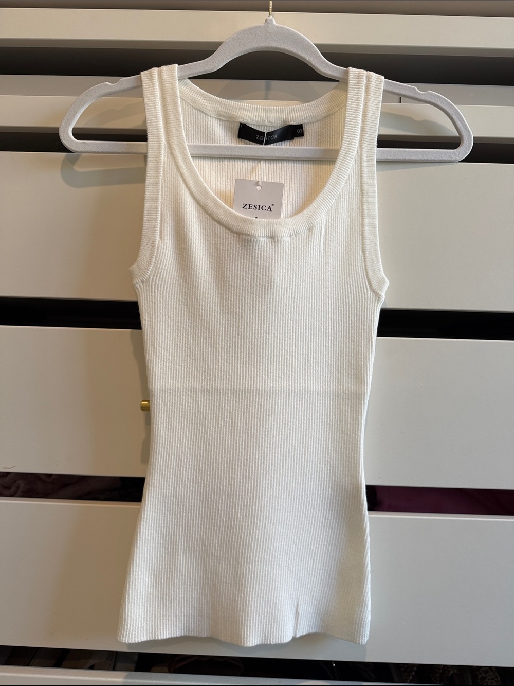 Zesica White Ribbed Scoop Neck Tank - Slim Fit Women's Top